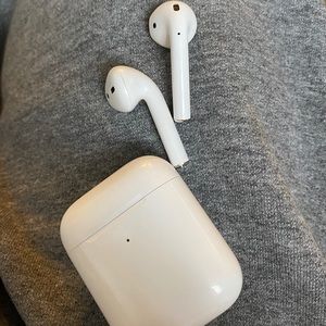 Apple AirPods 2nd Gen